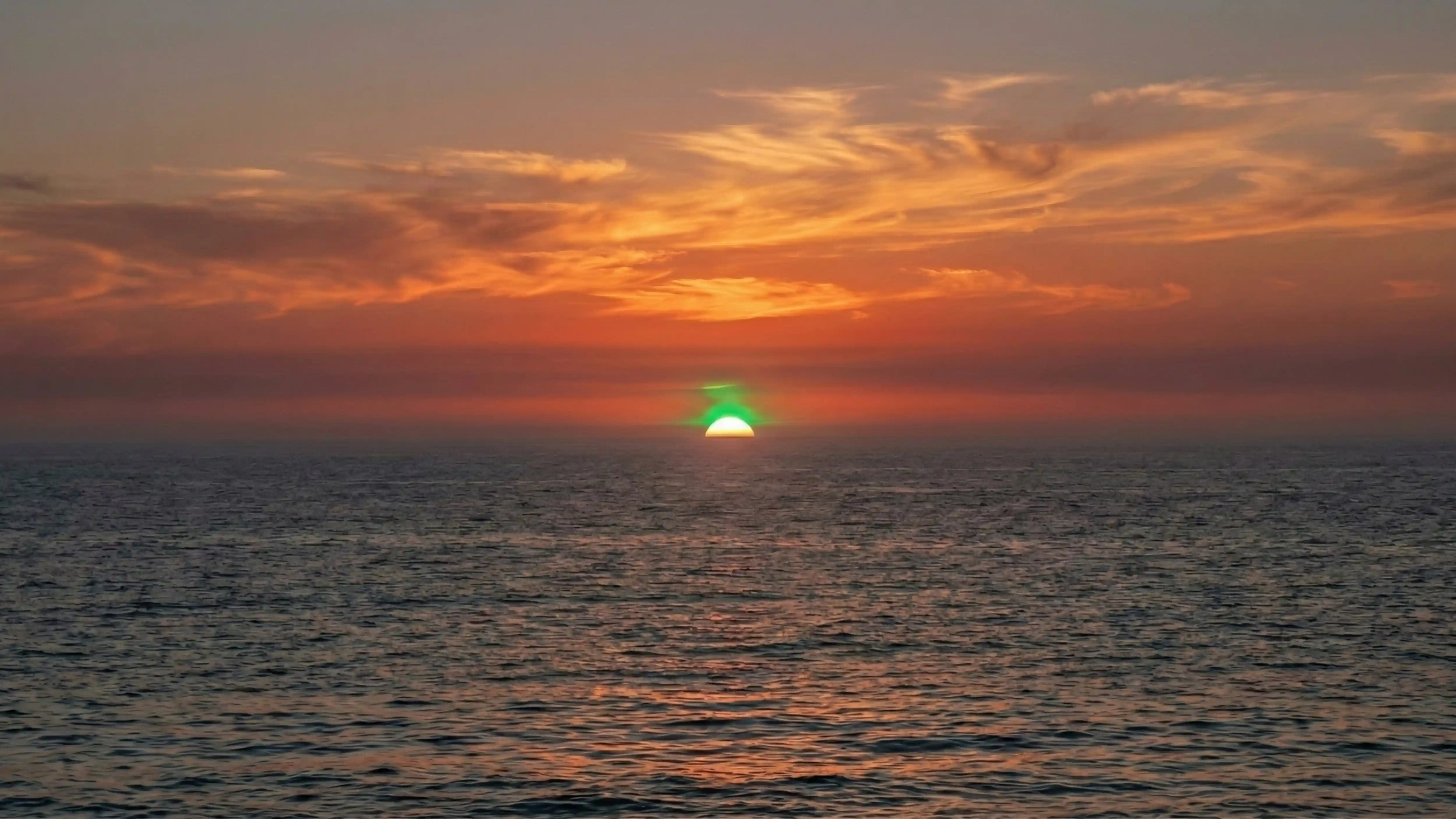 The 2-Second Magic: Chasing the Legendary “Green Flash”